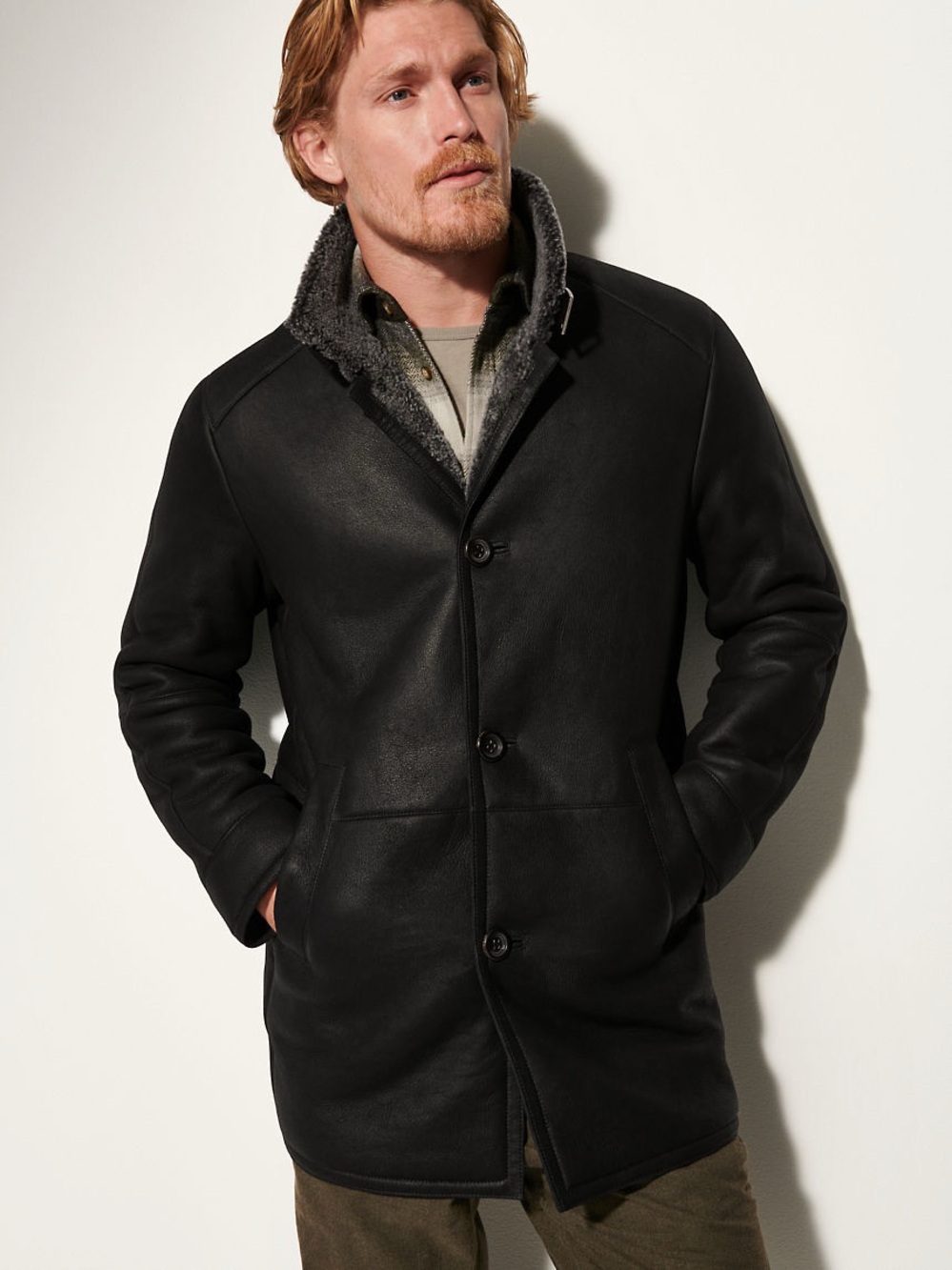 Overland Sheepskin Men’s David sheepskin coat - size large
